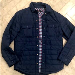 Vineyard vines quilted and lined navy/plaid coat.